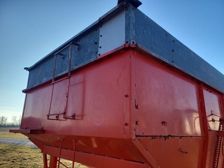 hopper-wagon-w/westendorf-running-gear-image-26