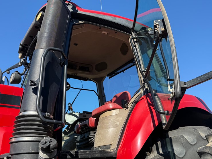 2016-case-ih-magnum-310-image-36