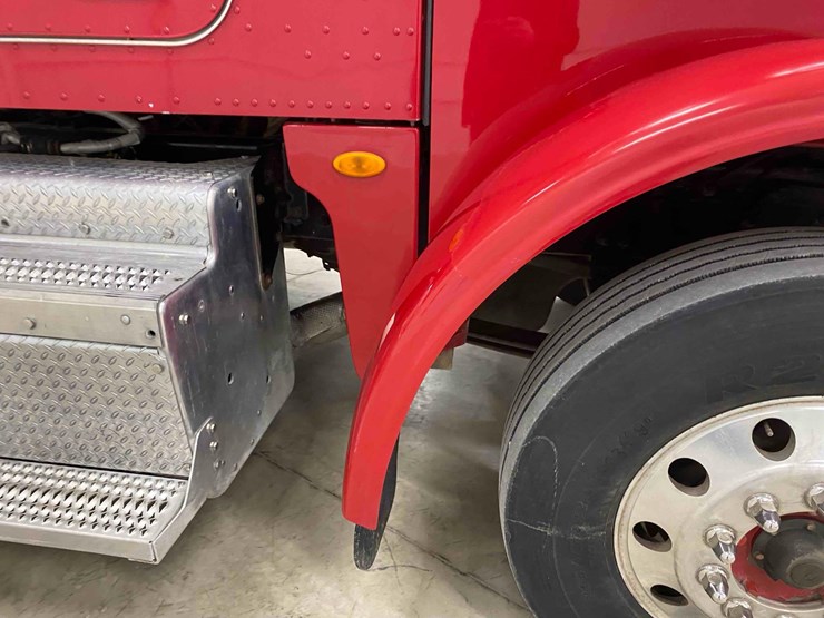 2014-peterbilt-365-image-12