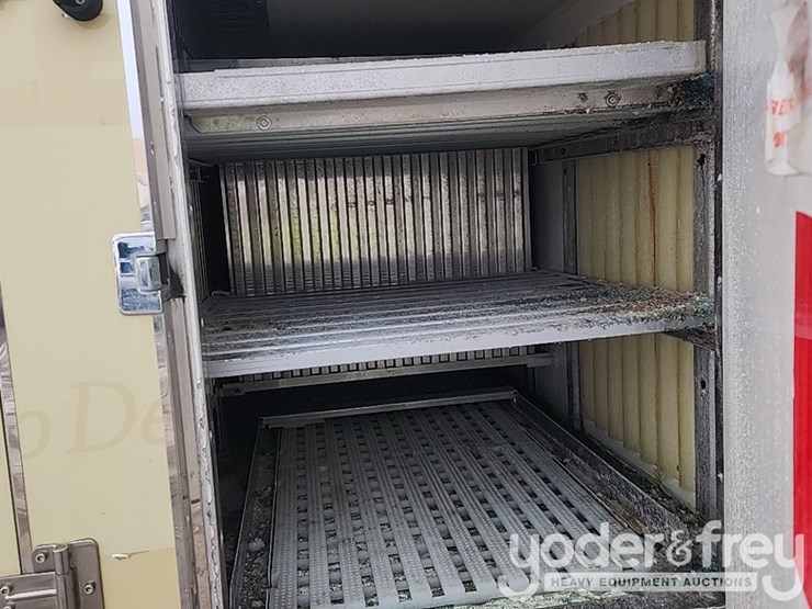 2015-gmc-savana-g4500-image-38