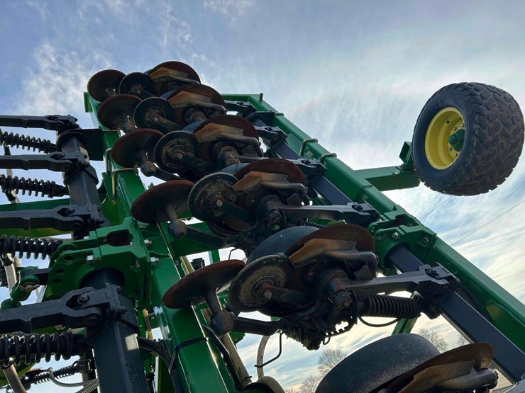 2013-john-deere-1990ccs-image-22