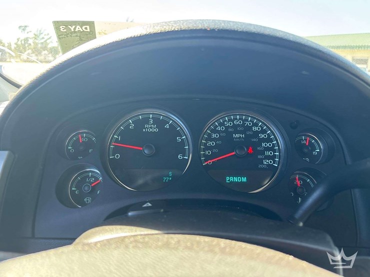 2010-chevrolet-tahoe-image-14