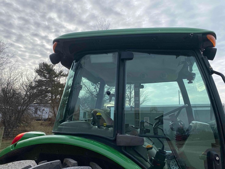 2013-john-deere-5085m-image-26