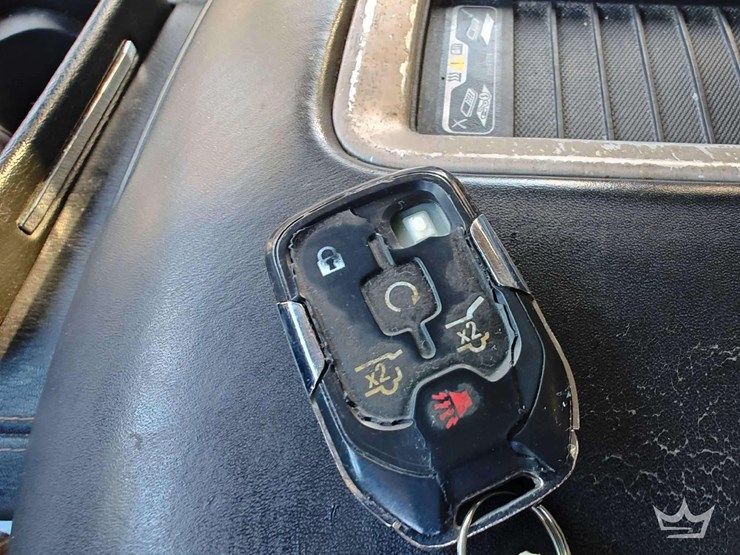 2015-gmc-yukon-denali-image-48