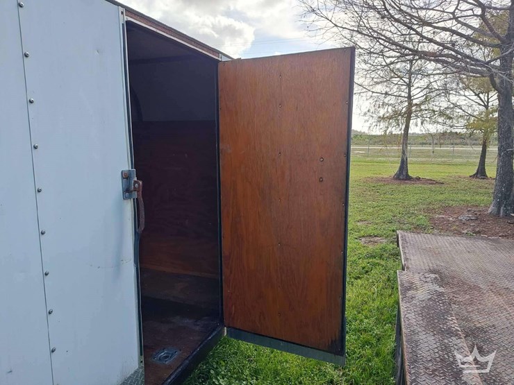 2002-custom-trailer-image-13