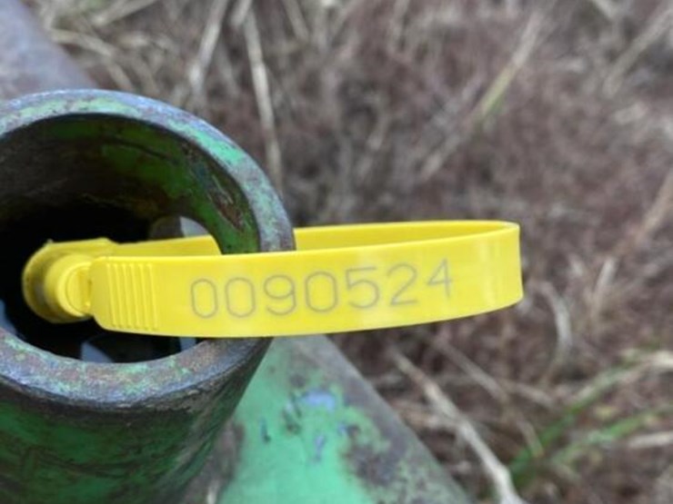 john-deere-220-image-12