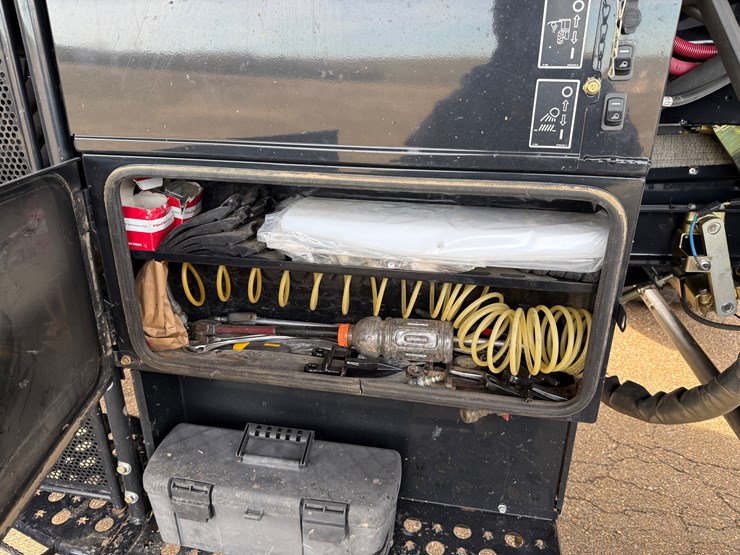 2015-case-ih-7240-image-26