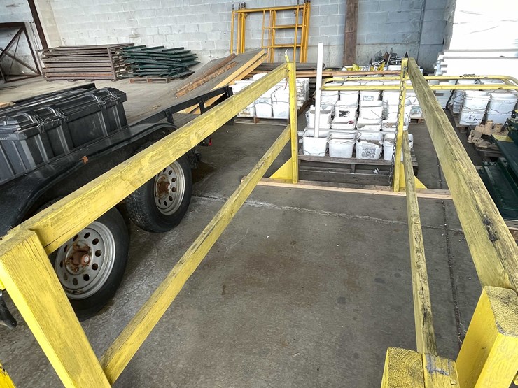 #2276-•-wooden-roof-entrance-safety-rail-image-5