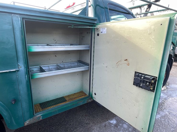 2011-chevrolet-1500-image-29