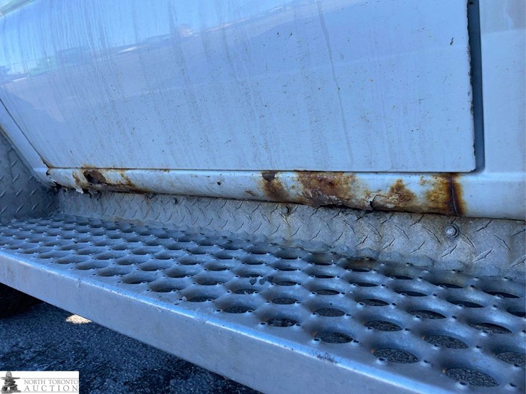 2011-ford-e-series-s/a-cube-van-image-40