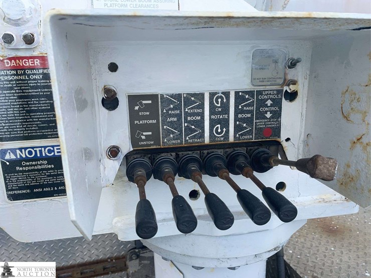 2006-ford-f550-image-31