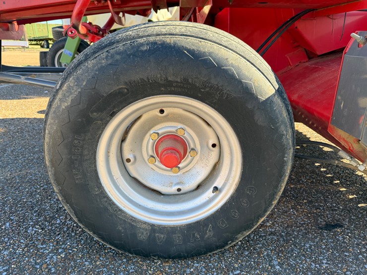 massey-ferguson-1837-image-13