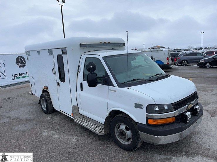 2016-chevrolet-express-g3500-image-4