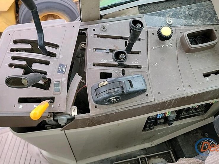 john-deere-6415-image-16