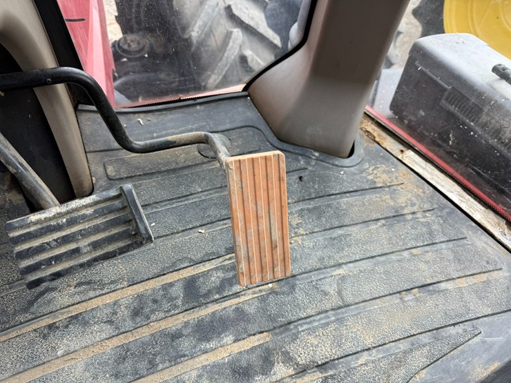 2015-case-ih-340-image-59