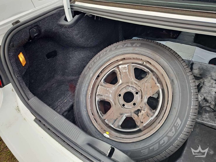 2017-dodge-charger-sedan-image-27