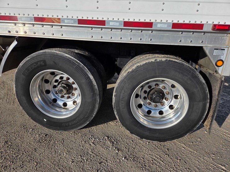 2011-wilson-hopper-bottom-image-34