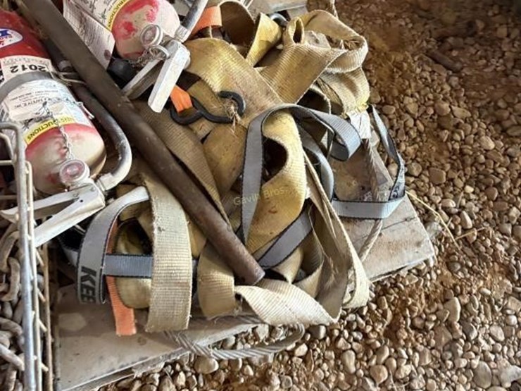 chain,-ratchet-straps,-jack,-extinguishers-etc-image-3