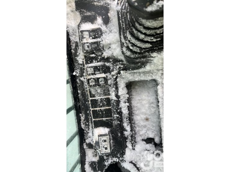 2022-takeuchi-tl12r2-image-42