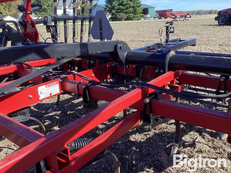 2011-case-ih-200-image-13