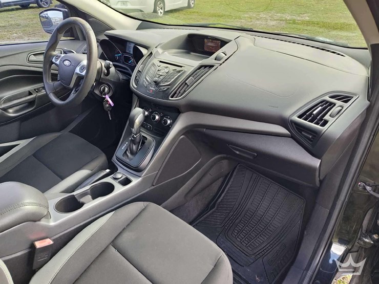 2014-ford-escape-image-40