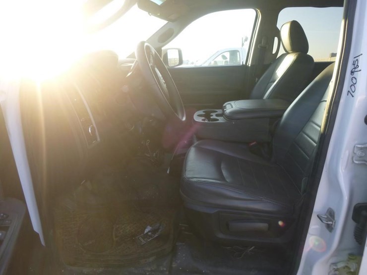 2014-dodge-1500-image-8