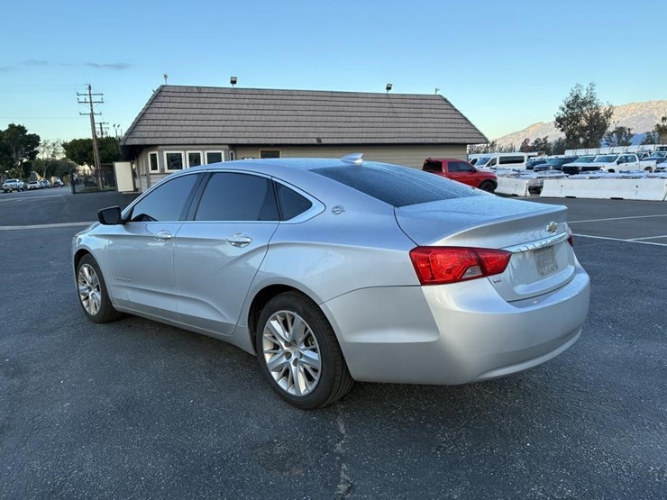 2019-chevrolet-impala-sedan-image-4