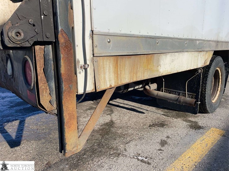 2011-ford-e-series-s/a-cube-van-image-34