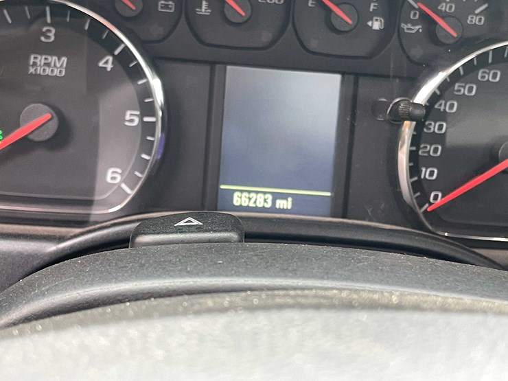 2017-chevrolet-2500-image-54