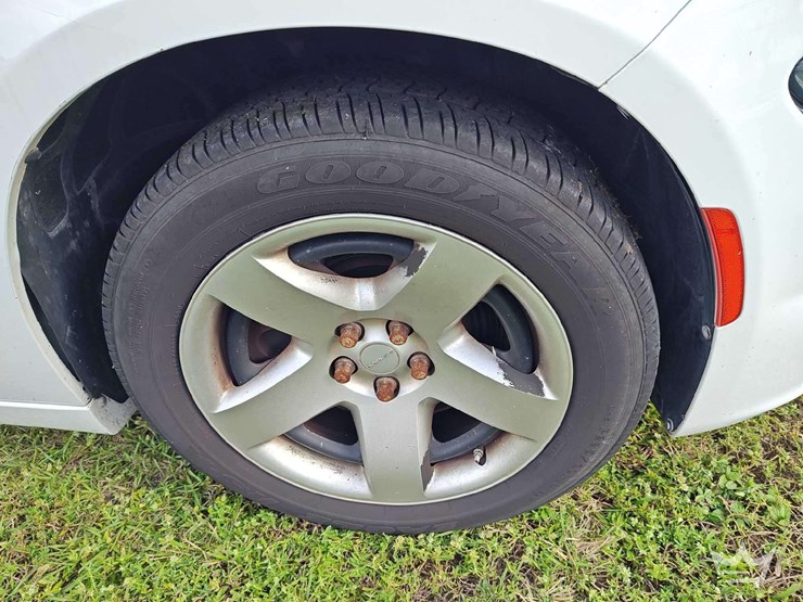 2018-dodge-charger-sedan-image-40