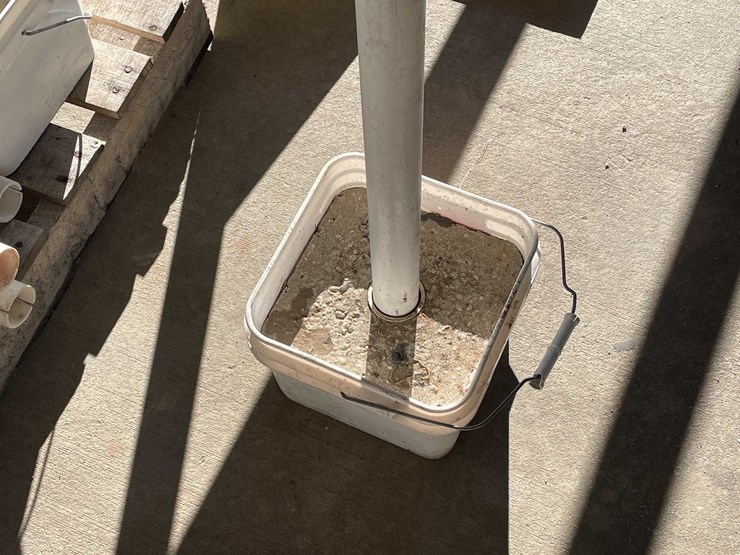 #2785-•-portable-safety-barrier-image-11