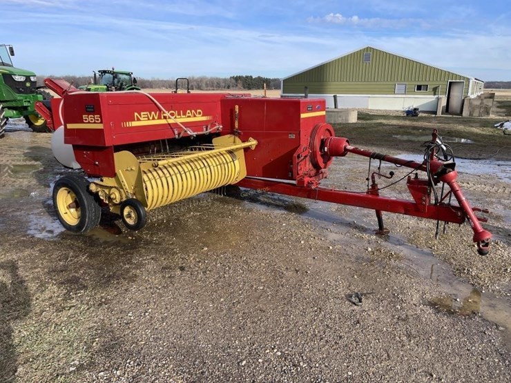 new-holland-565-image-2