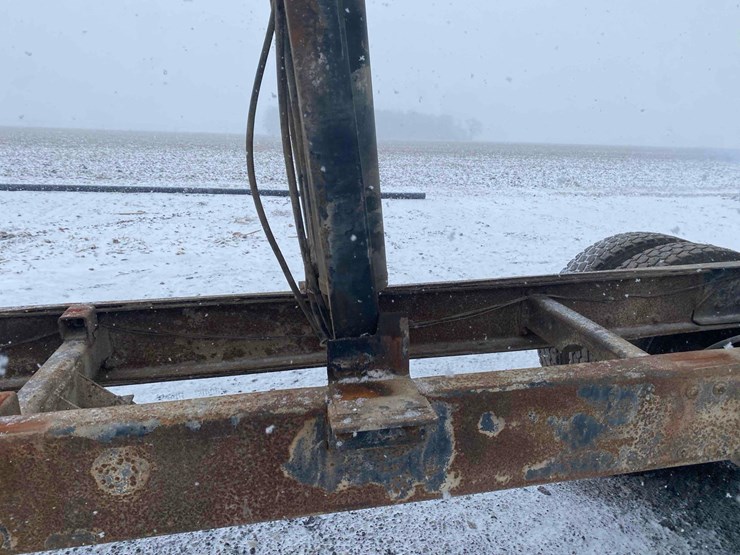 1983-ford-9000-image-45