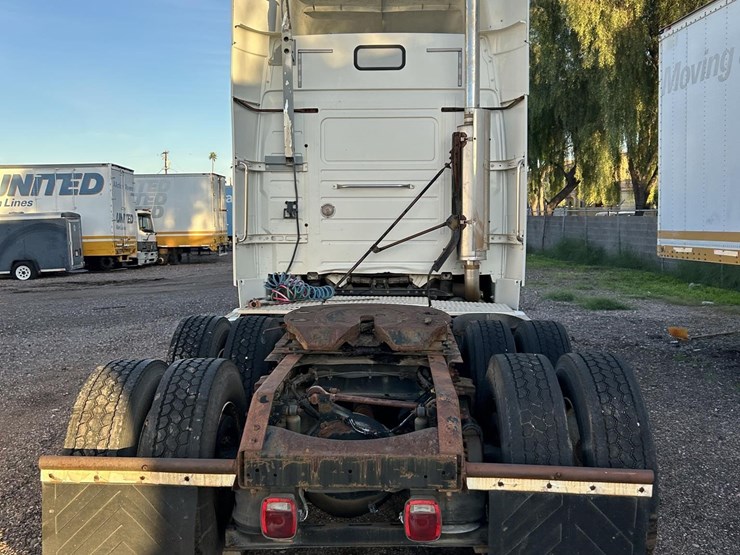 1999-volvo-vnl64t770-image-46