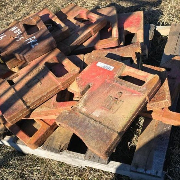 (16) INTERNATIONAL TRACTOR WEIGHTS