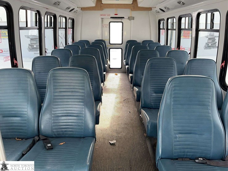 2005-ford-e-series-s/a-24-passenger-bus-image-30