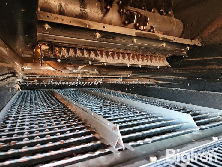 2013-case-ih-7230-image-11