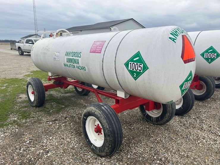 1000-gal.-nh3-tank-on-gear-#15-image-7