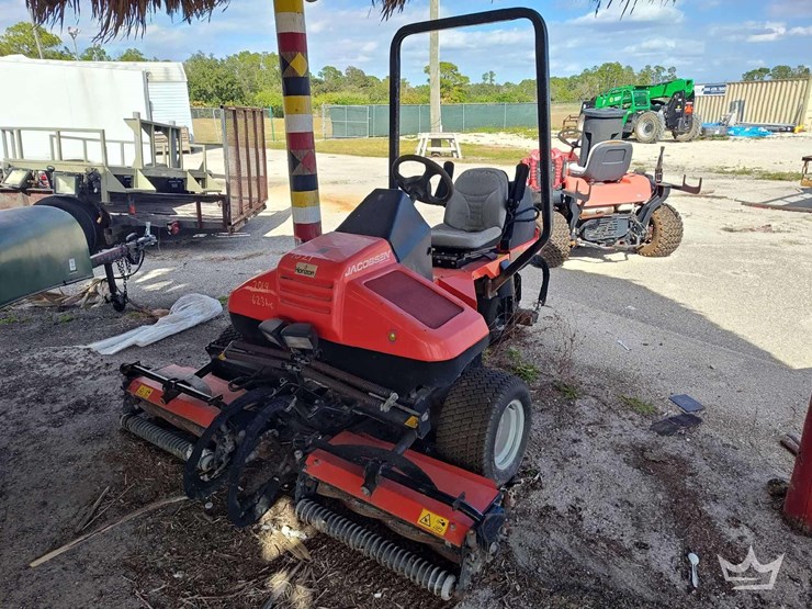 2014-jacobsen-tri-king-commercial-reel-mower-image-1