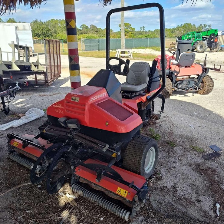 2014 Jacobsen Tri-King Commercial Reel Mower