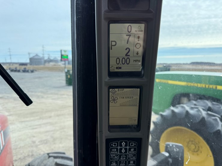 2015-case-ih-340-image-67