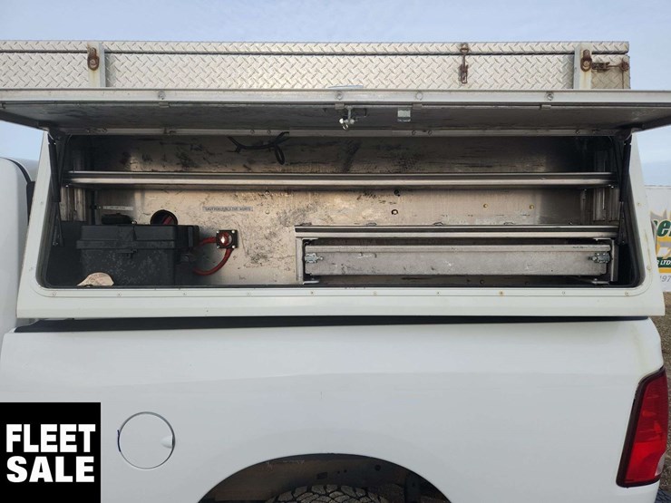 2018-dodge-2500-image-32