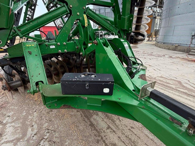 2013-john-deere-2623vt-image-7