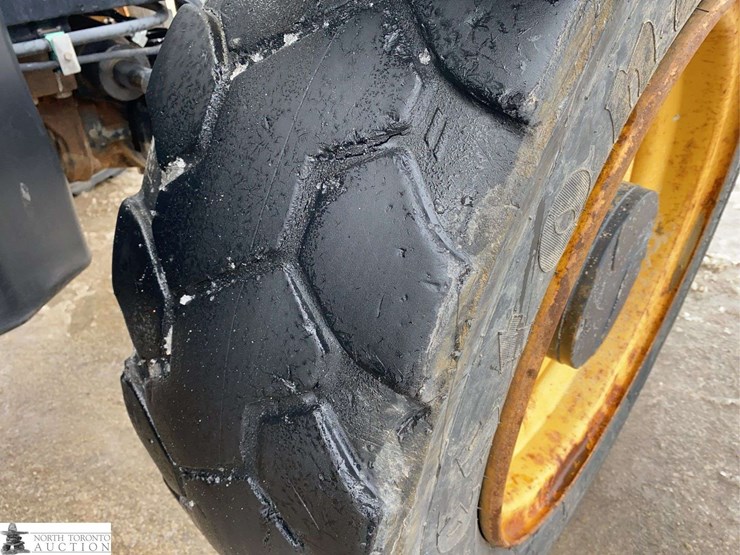 2012-caterpillar-tl943-image-17