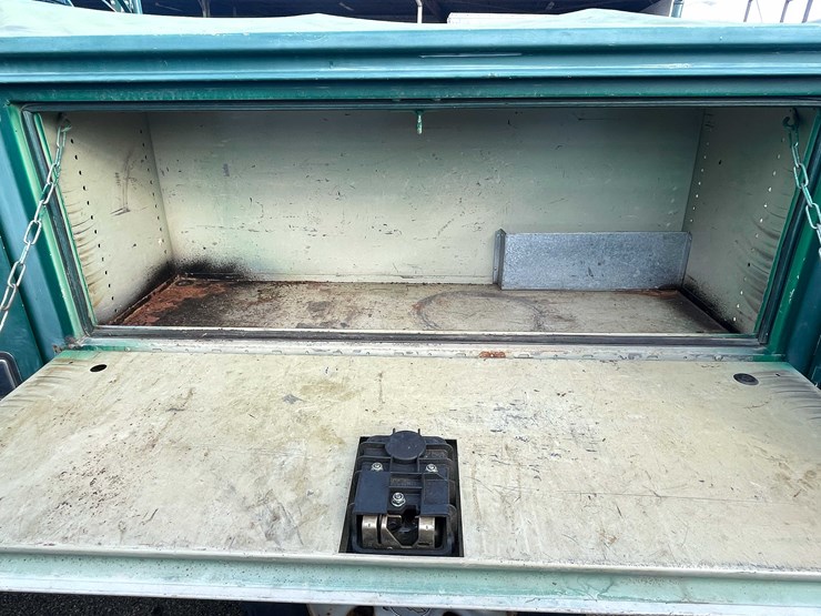 2011-chevrolet-1500-image-40