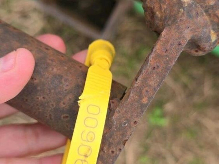 john-deere-quick-connect-hay-spear-image-3