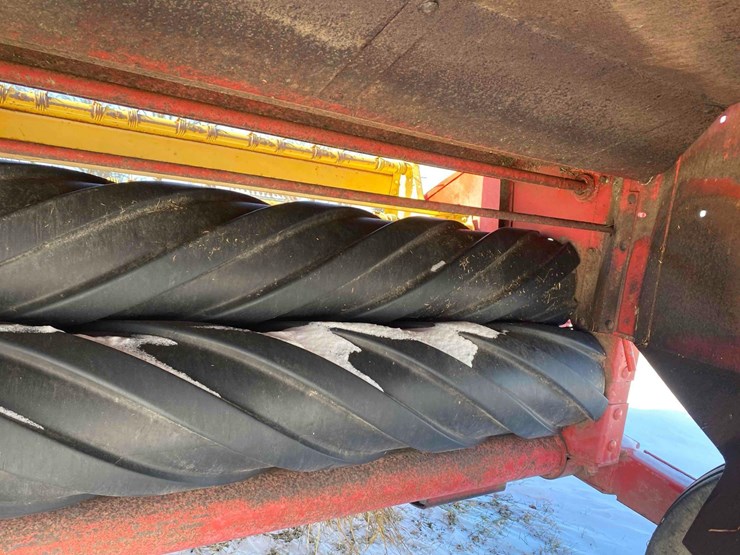 new-holland-1465-image-7