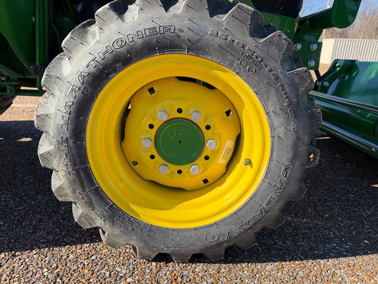 2025-john-deere-3025d-image-17
