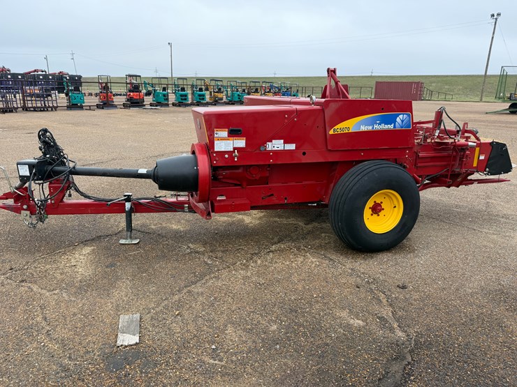 2019-new-holland-bc5070-image-11