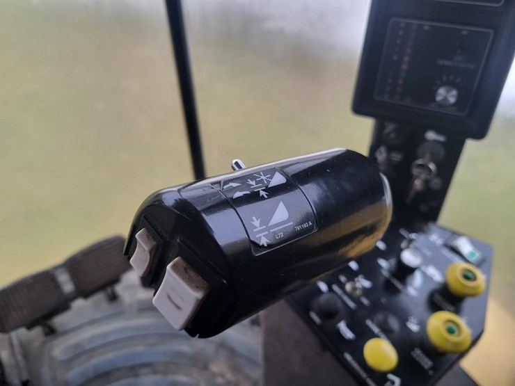 new-holland-tr88-image-63